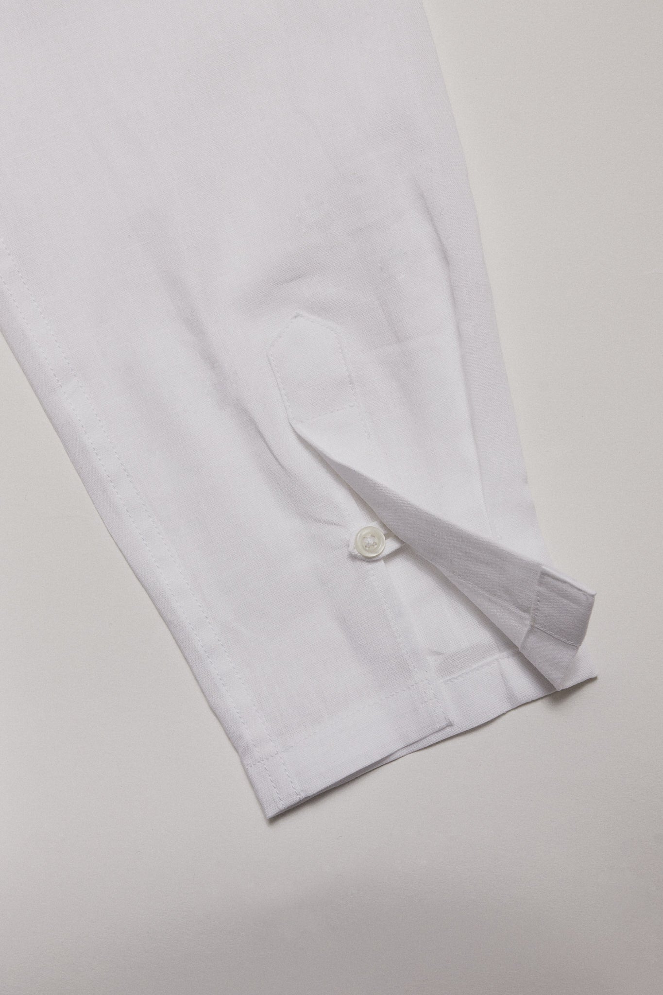 Camisa polera lino broches blanca