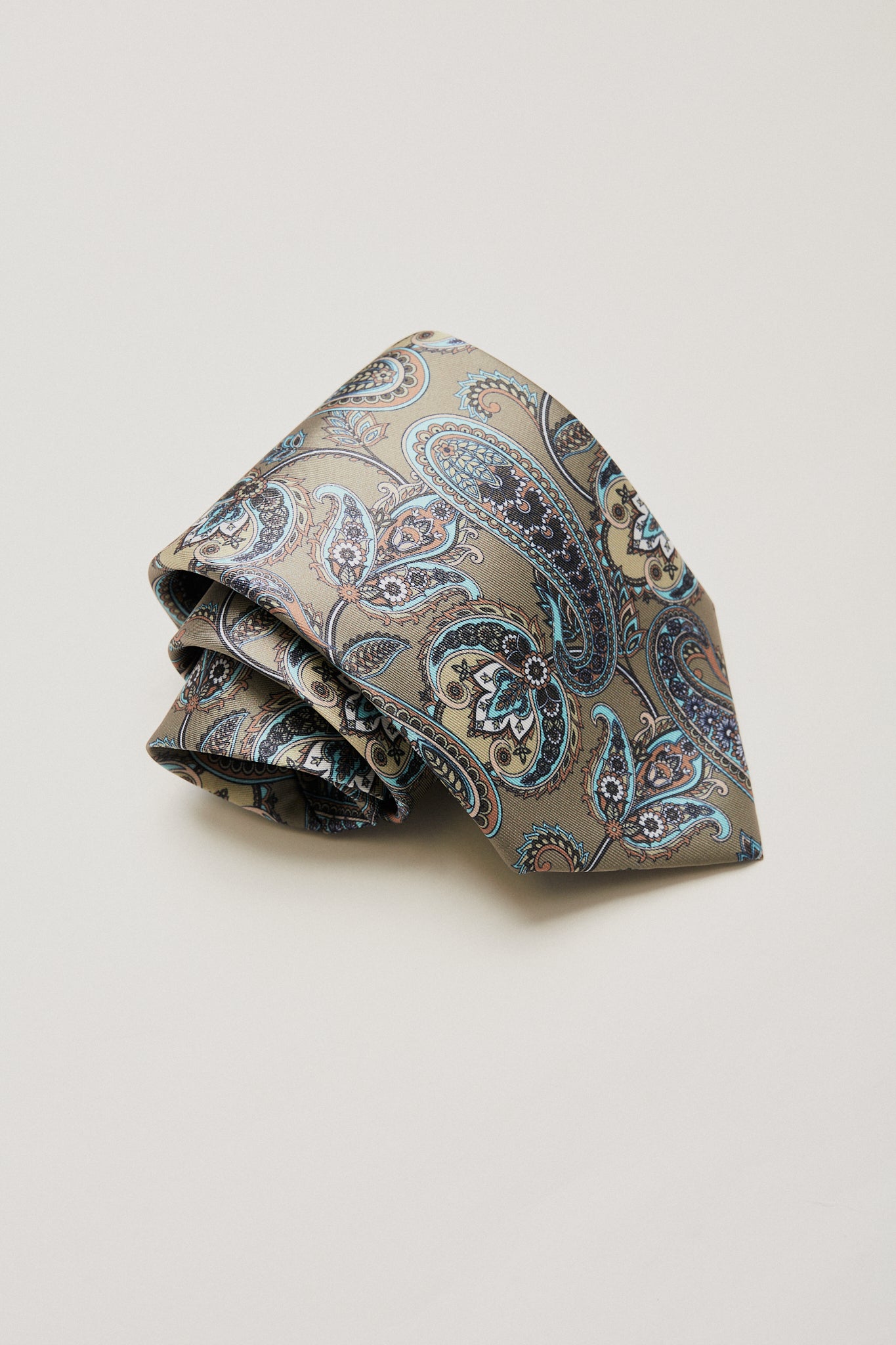 Corbata verde amebas