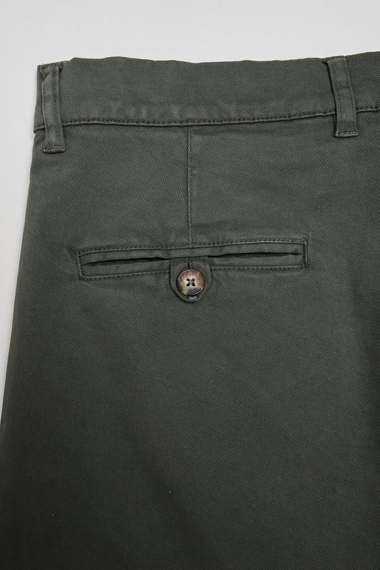 Pantalón chino verde oscuro