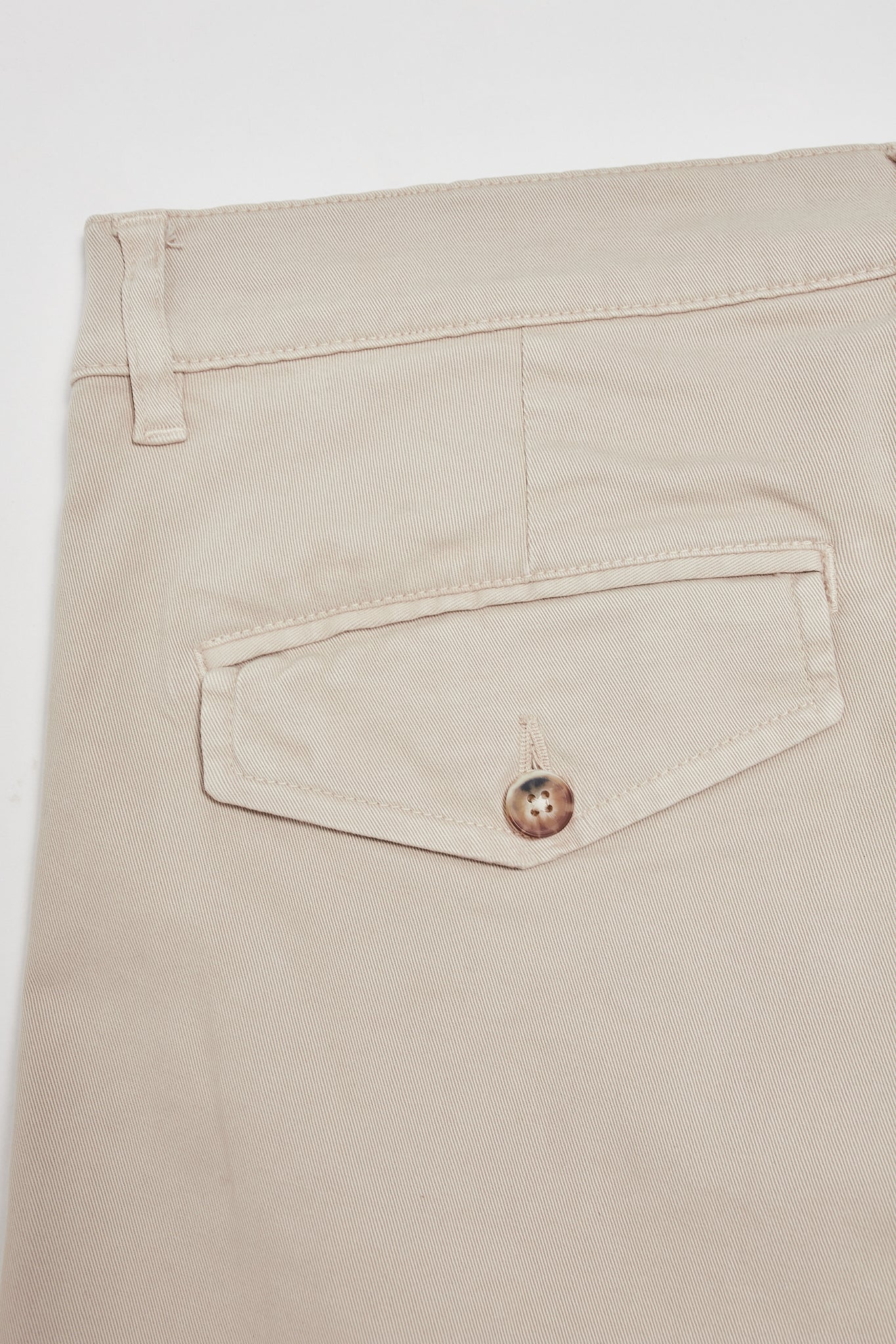 Pantalón cargo beige claro