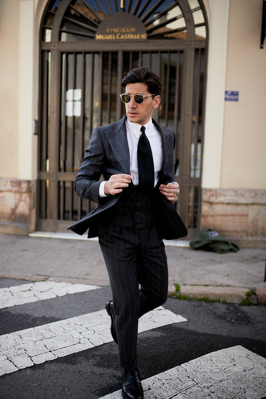 Chaleco traje gris diplomático Drago