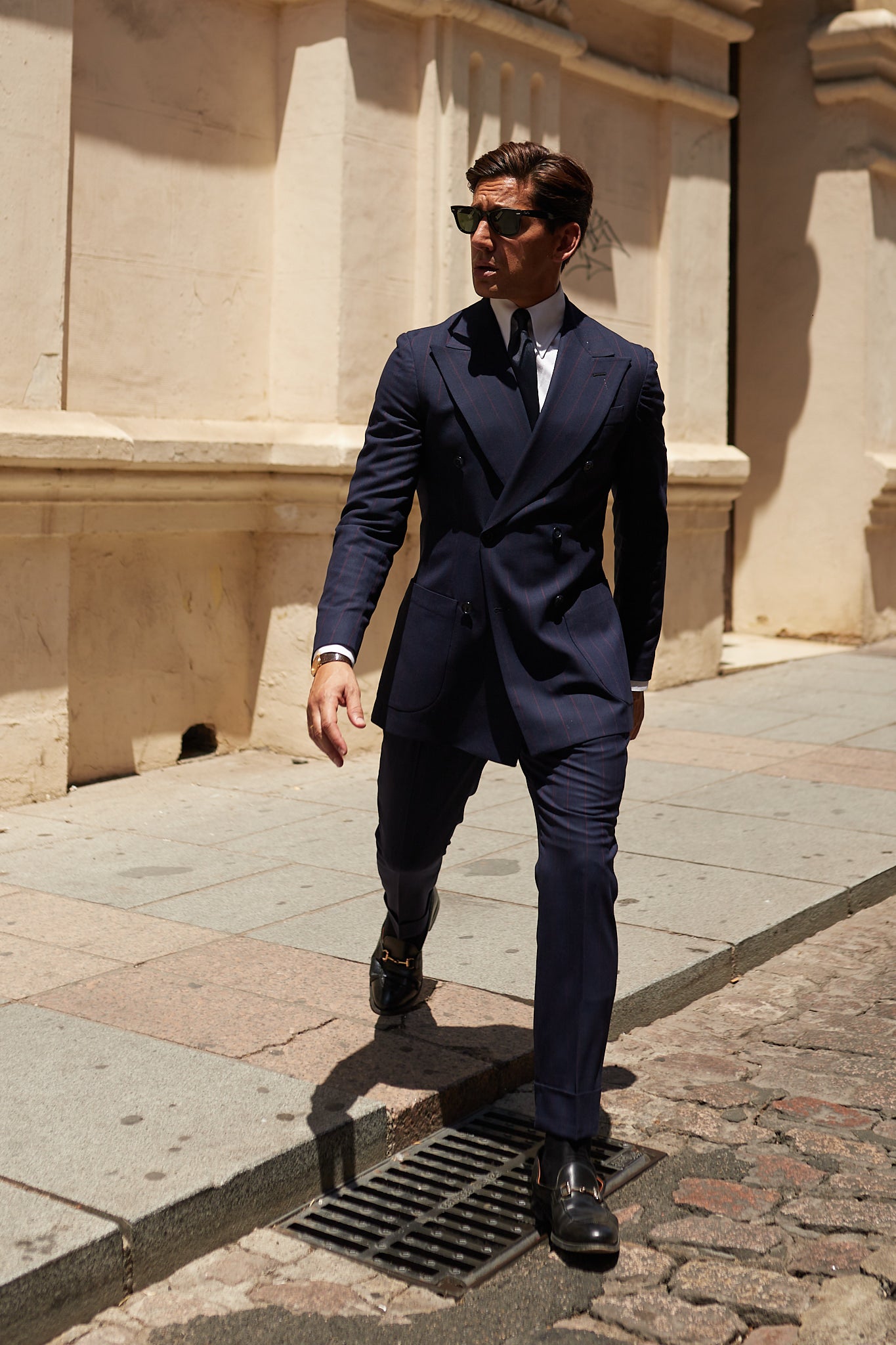 Americana traje cruzado diplomático azul marino raya burdeos