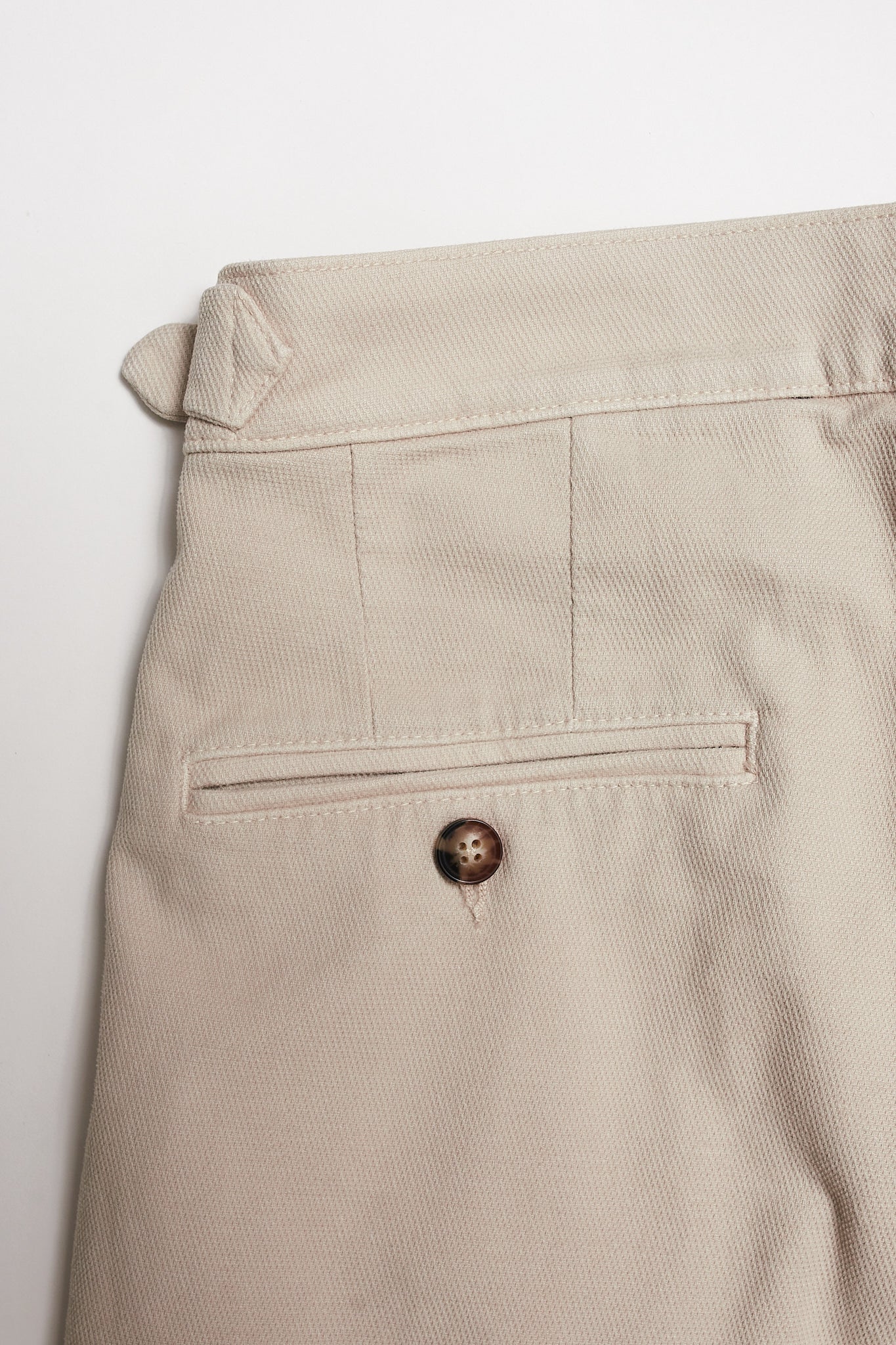 Pantalón pinzas beige premium