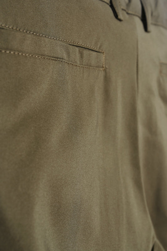 Pantalón cargo travel verde