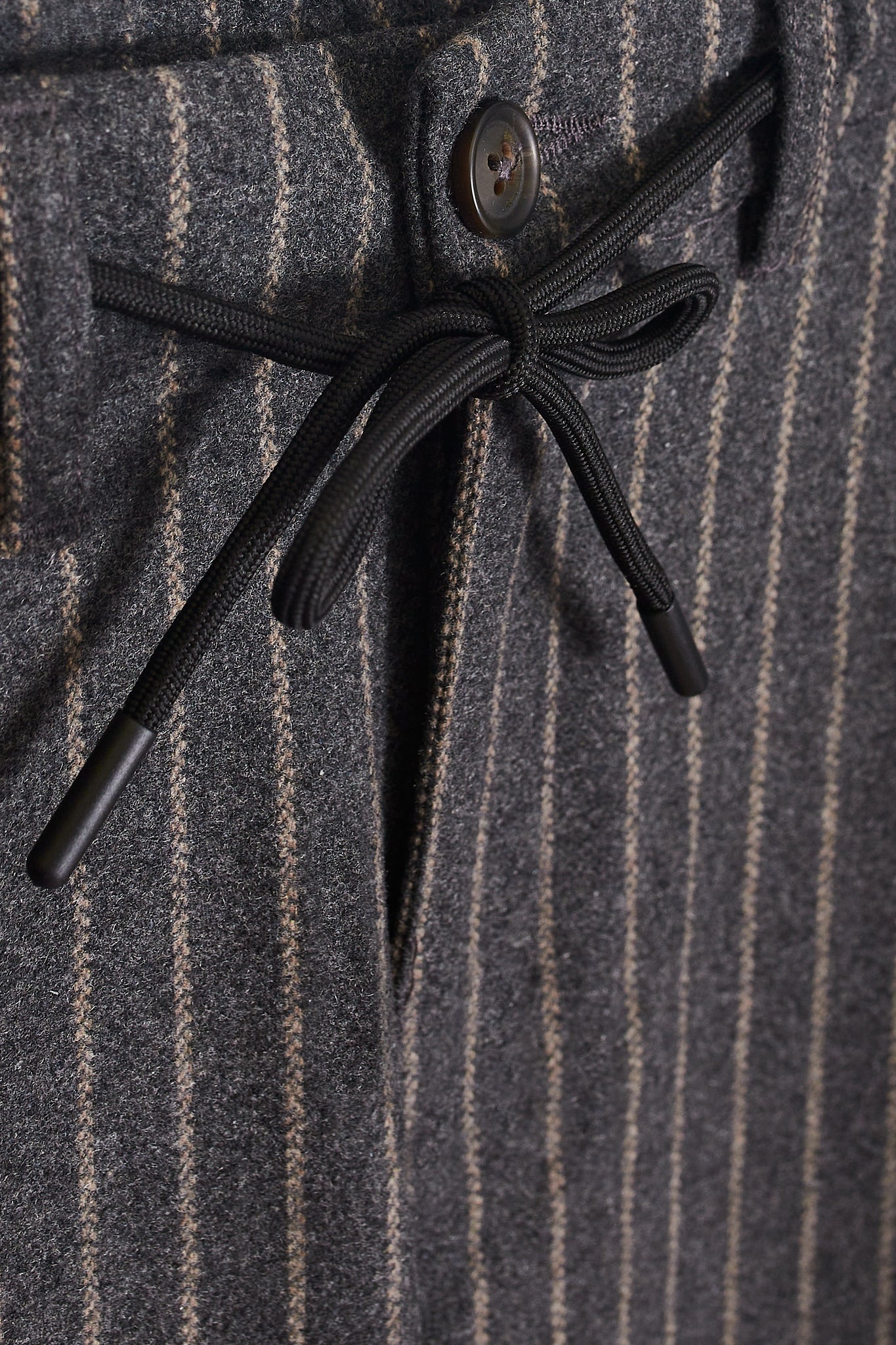 Pantalón cargo premium franela gris