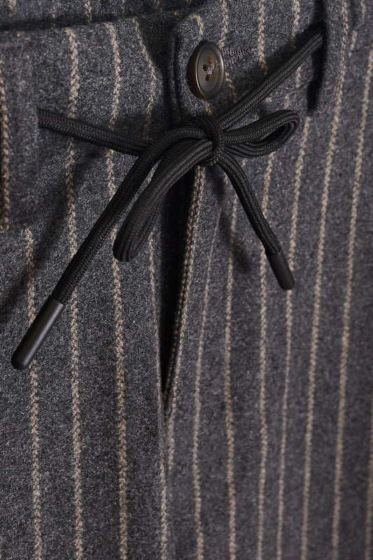 Pantalón cargo premium franela gris