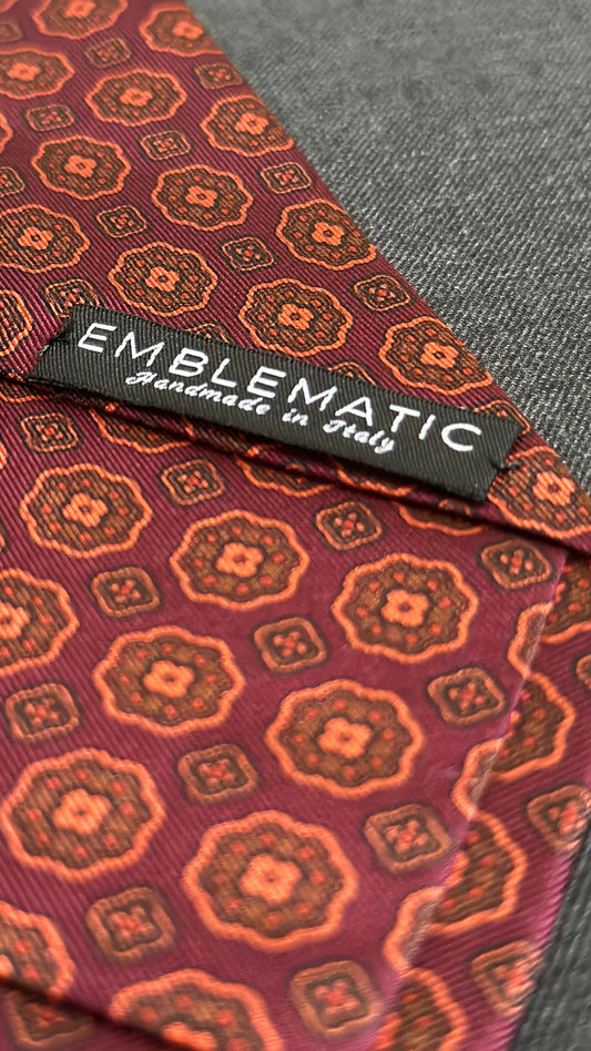 Corbata Emblematic burdeos geométricos rosetas