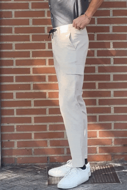 Pantalón cargo travel beige