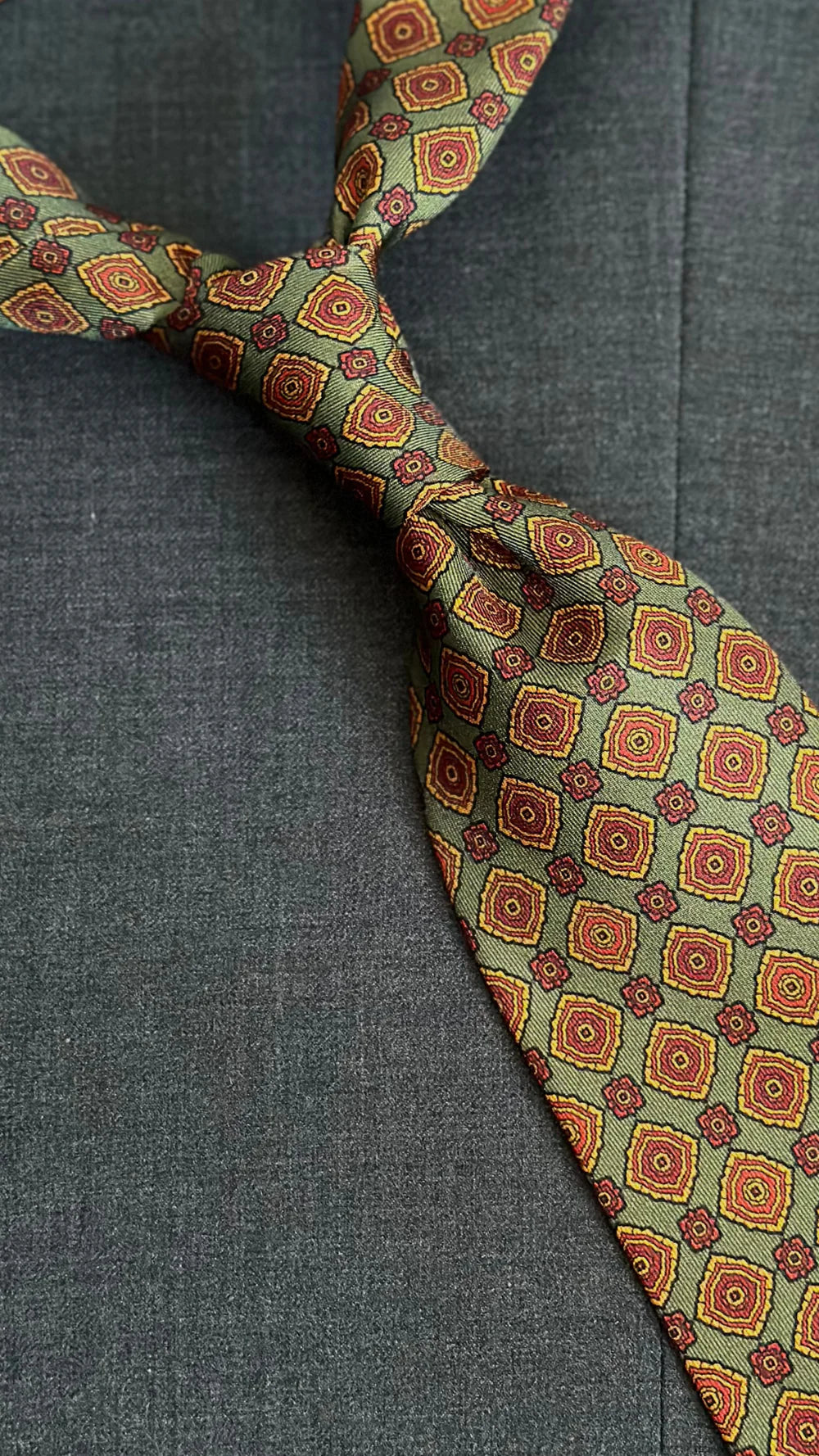 Corbata Emblematic verde medio geométricos