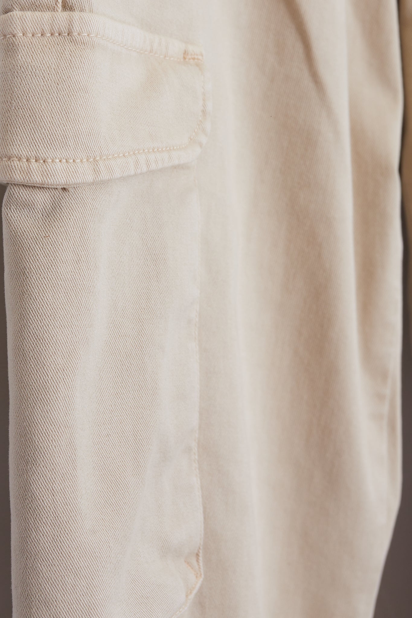 Pantalón cargo algodón beige